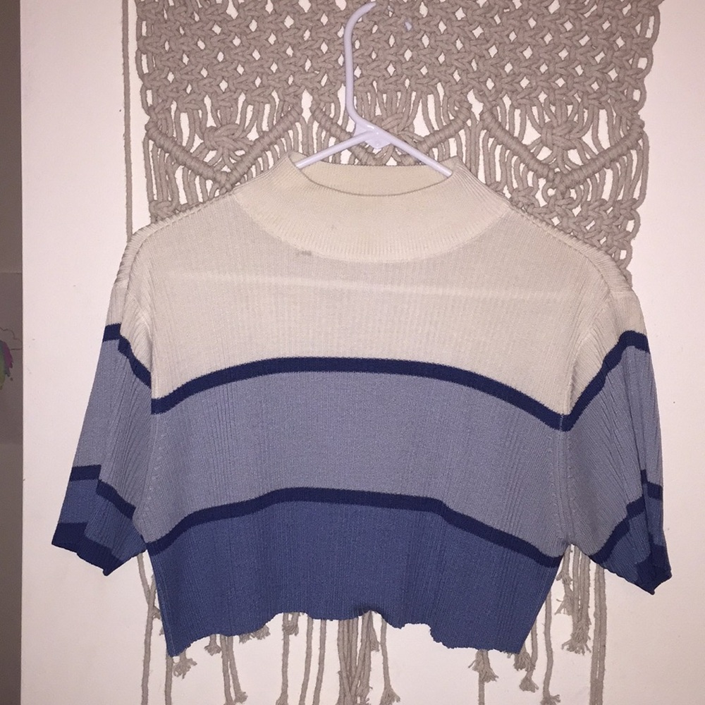 100% acrylic vintage crop top